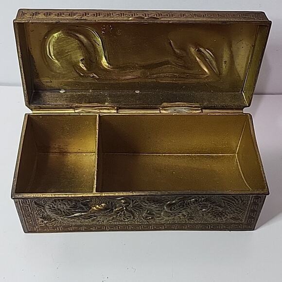 ANTIQUE JAPANESE Dragon Repousse METAL STAMPS BOX JAPAN POSTAGE DESKTOP - Picture 3 of 13